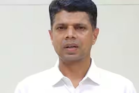 V K Pandian