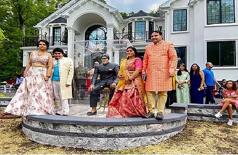 Amitabh Bachchan statue in New Jersey