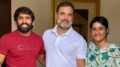 Phogat, Punia meet Rahul; likely to contest Haryana polls on Congress ticket