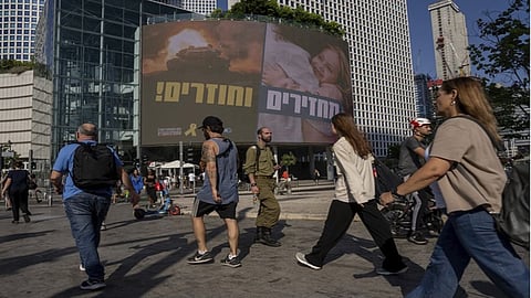The life in Israel during the war mood