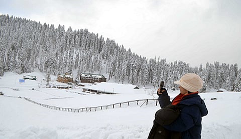 Minimum temperature rises in most places of Kashmir