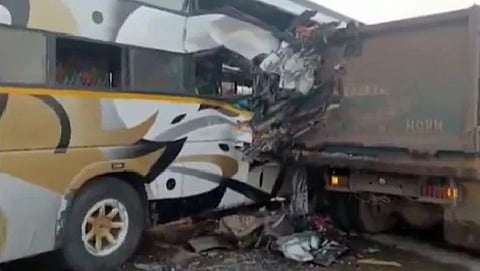 6 killed, 10 injured as bus rams into dumper truck in Gujarat's Bhavnagar