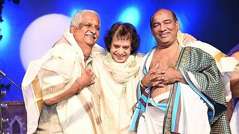 Ustad Zakir Hussain with Peruvanam Kuttan Marar and Mattannur Sankarankutty at Peruvanam