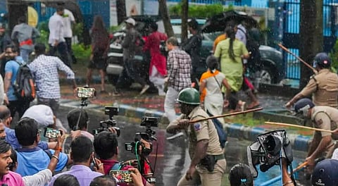 Lathicharge