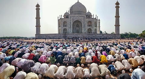 id prayers Taj Mahal