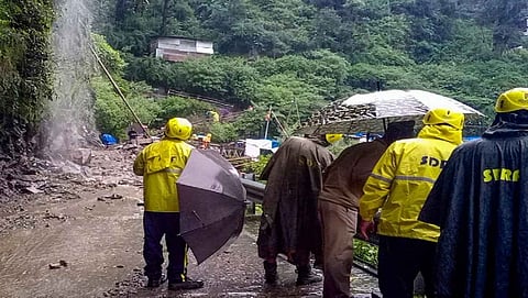Kedarnath Yatra temporarily halted due to bad weather in Uttarakhand