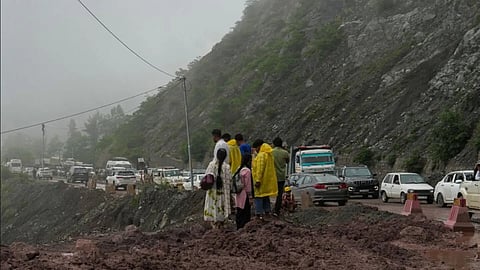 Yellow alert for heavy rains in Himachal; 317 roads, including one NH, closed