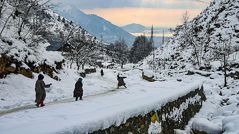 Minimum temperature dips across Kashmir valley