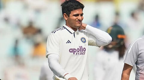 Gill retires hurt as India reach 138 for 4 at lunch