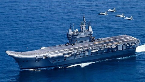 INS Vikrant, stealth frigate Udaygiri in Colombo