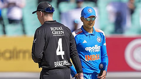 New Zealand opt to bowl