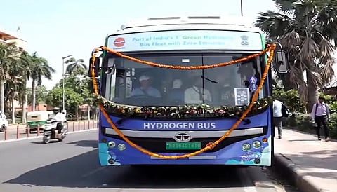 DMRC rolls out hydrogen buses in Central Vista