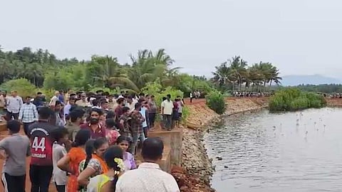 Search efforts for missing persons at the Tatte Hakkalu river in Uttara Kannada district.