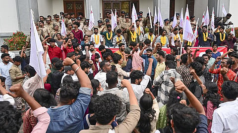 Clashes erupt after Kerala University Union poll results