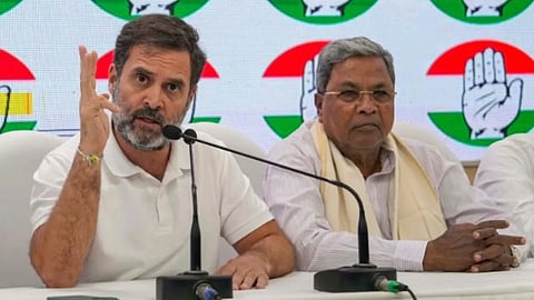 Day after resigning as Karnataka CM, Siddaramaiah meets Rahul Gandhi
