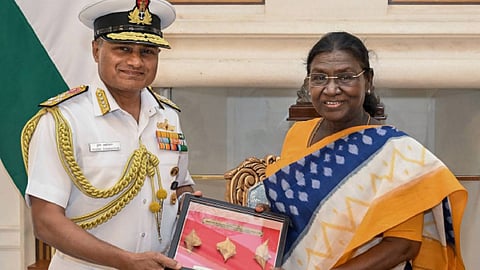 Navy chief Admiral Krishna Swaminathan calls on President Murmu