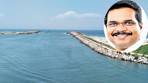 Minister assures steps to address fishermen's concerns about the Muthalapozhi harbour