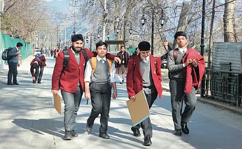 Kashmir schools reopen after 20 days