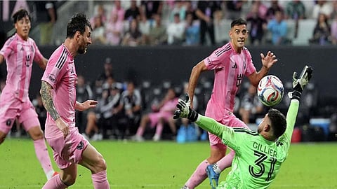 Lionel Messi scores 4 goals, adds assist to lead Inter Miami to 7-1 romp over Montreal
