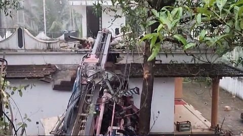 Two migrant workers killed as borewell rig overturns onto house in Keralam