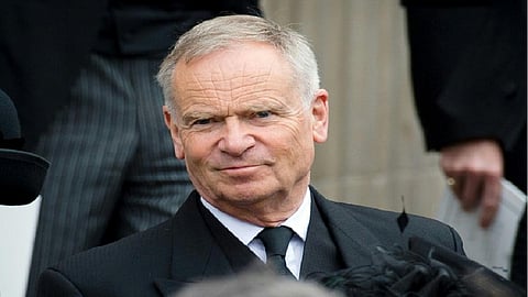 Jeffrey Archer, bestselling British novelist and scandal-ridden politician, dies at 86