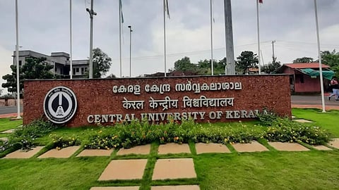 Students protest RSS leader's presence at Vande Mataram event