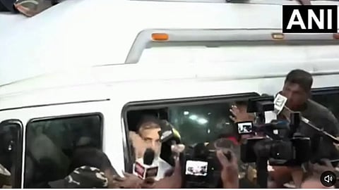 Rahul, Priyanka, other MPs detained after being forcibly removed from protest site