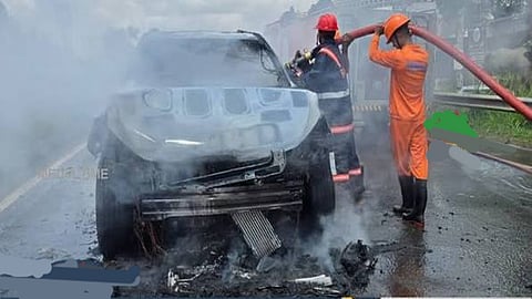 Keralam: Car catches fire near toll plaza in Malappuram
