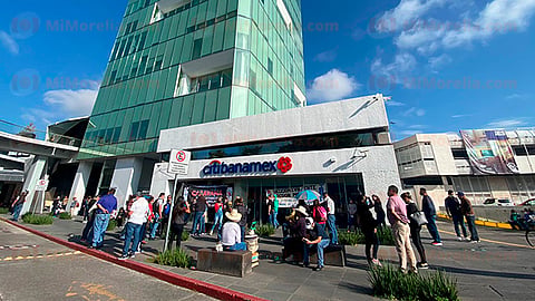 Profesores exigen el pago de quincenas y prestaciones
