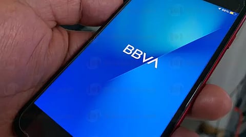 Cae la red de BBVA y provoca frustración de usuarios en plena quincena, pero también memes