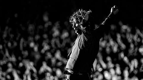 "Mi garganta se cierra e irrita, y mis vías respiratorias dificultan el más leve ejercicio y la ejecución de mi trabajo": Enrique Bunbury