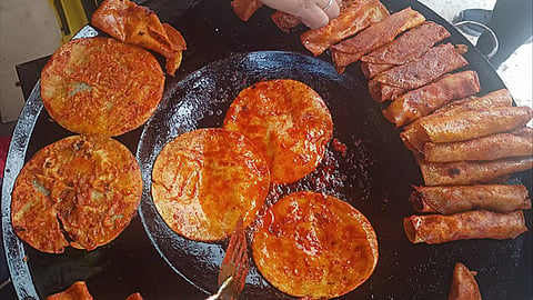Las enchiladas michoacanas son uno de los manjares que más se venden en diferentes locales de comida