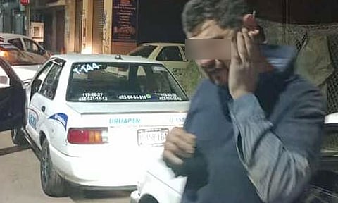 Taxistas le dan su merecido a asaltante