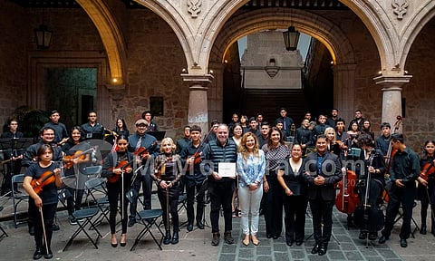 Entregan beca a jóvenes talentos de la Orquesta Filarmónica Juvenil de Morelia