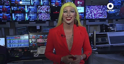 Canal Once de México presenta a Amanda: primera conductora de noticias drag
