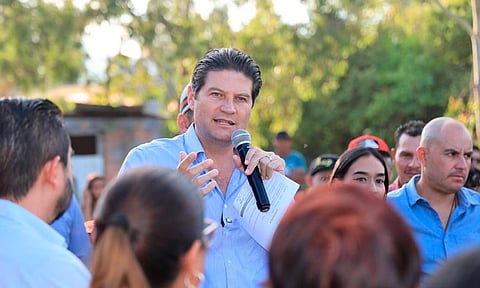 Reconocen habitantes de Uruapilla trabajo de Alfonso Martínez