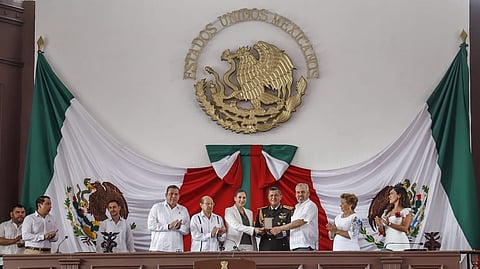 Heroico Colegio Militar recibe la presea "Constitución de 1814"