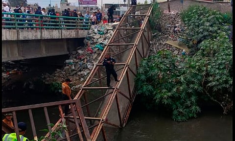 En Día de Muertos puente se desploma en EdoMex; 13 personas resultaron heridas
