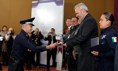 Entregan 217 reconocimientos a elementos de la Guardia Civil