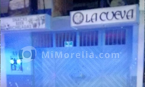 Pistoleros balean negocio de micheladas en Zamora; no hay víctimas
