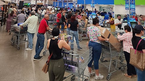 ¡Aglomeraciones, largas filas y hasta peleas! Usuarios documentan locura prenavideña de Costco