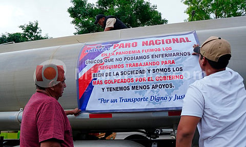 Tras paro nacional, transportistas liberan carreteras de Michoacán