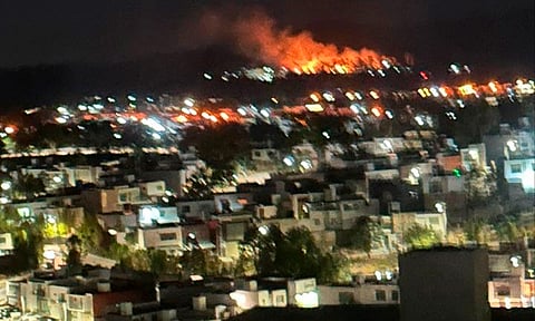 Incendio de pastizal moviliza a bomberos en Jesús del Monte