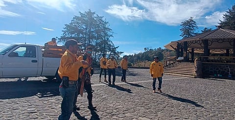 Después de tres días de labor, se logra contener el incendio en el Estribo Grande