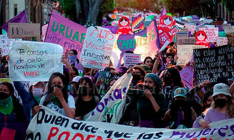8M: Este es el significado del morado y verde