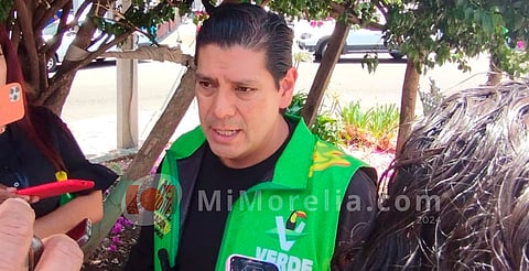 También a Ernesto Núñez le han quitado lonas durante su campaña