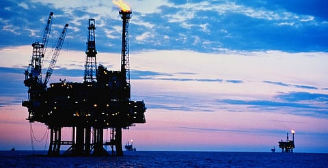 Estable, precio del petróleo pese a conflicto entre Irán e Israel