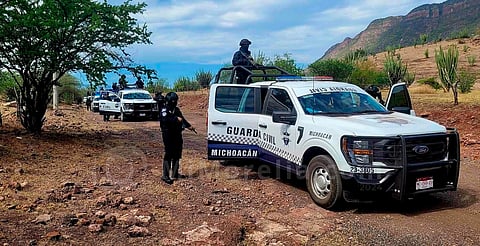 Se enfrentan células delictivas en comunidades de Apatzingán