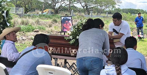 Sepultan a hija de Cemeí Verdía en Colima