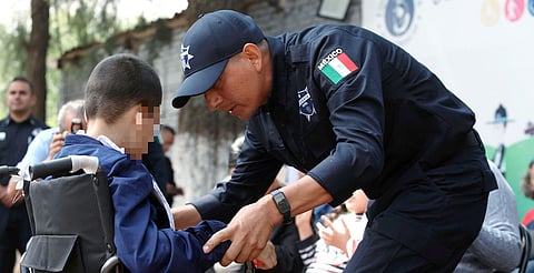 Dona SSP sillas de ruedas a niñas y niños del Programa de Equinoterapia